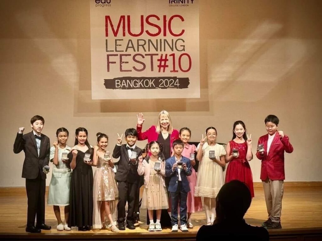 นักเรียนเข้าร่วมแสดงเปียโน ในเวที Music Learning Fest 2024